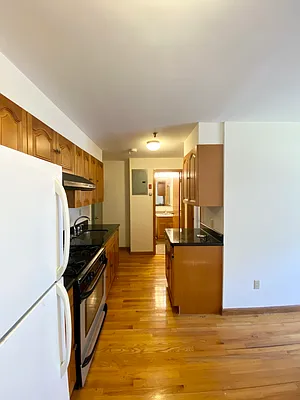 Rented by Reyes & Elsamad Real Estate Group | media 2