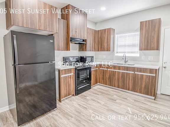 3rd image of 905 W Sunset Valley St