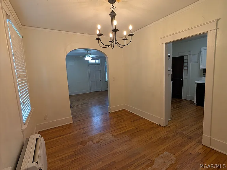2164 College St — Photo 12