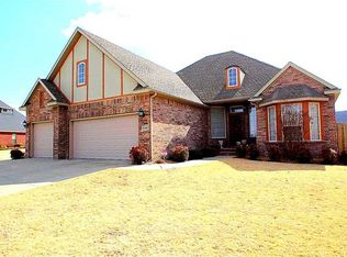 4369 Oakmont Dr, Fayetteville, AR 72701