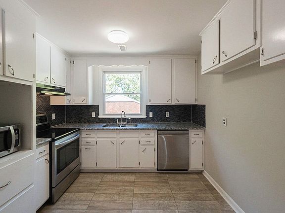 2nd image of 1711 Clydeway Dr