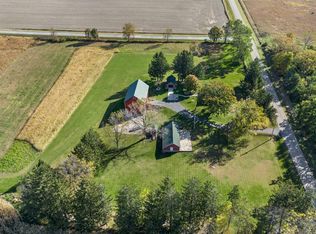 W6026 Hall Rd, Poynette, WI 53955