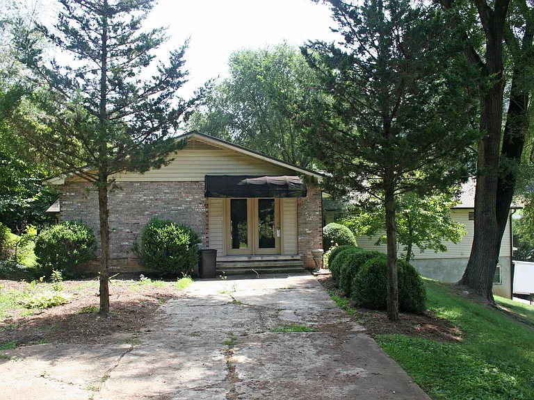 84 Hayes St — Photo 8