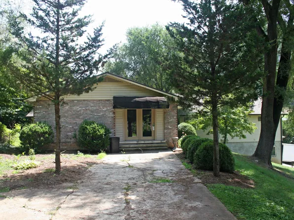 84 Hayes St, Waynesville, NC 28785