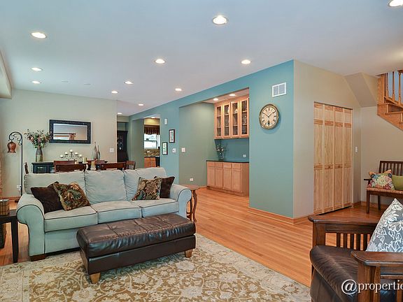 Living Room/Dining Room