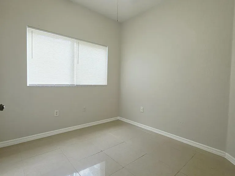 260 Crestwood Cir #12 — Photo 11