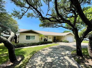 208 Hillsboro St, New Smyrna Beach, FL 32169
