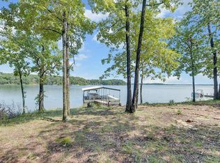 160 Apache Trl, Hartwell, GA 30643