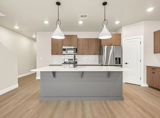 3983 E Razor Dr, Washington, UT 84780