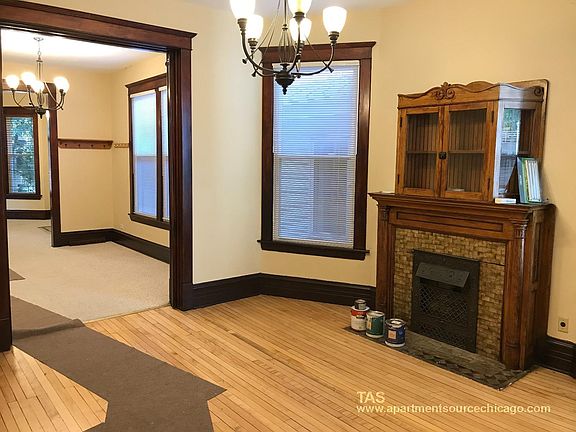 4th image of 1133 W Wrightwood Ave APT 3F