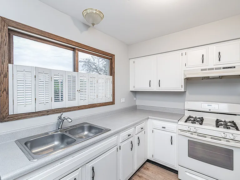 1851 Wellington Pl — Photo 15