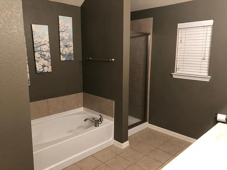 105 Roundup Rd — Photo 3