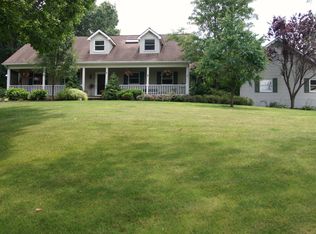 10567 Bartholomew Rd, Chagrin Falls, OH 44023