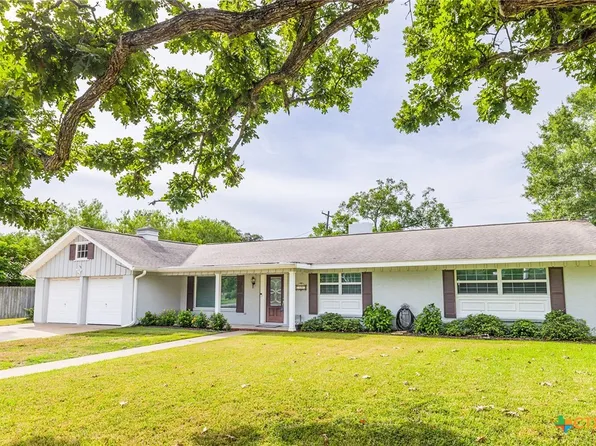 2206 E Loma Vista Ave, Victoria, TX 77901