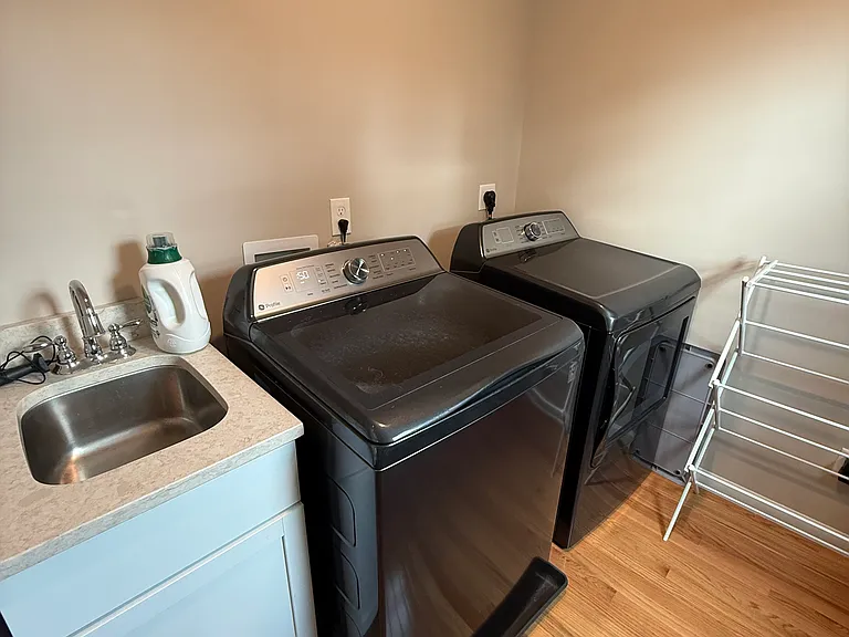 3325 Latonia Ave — Photo 16