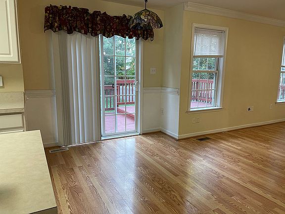 4th image of 11440 Pinedale Dr