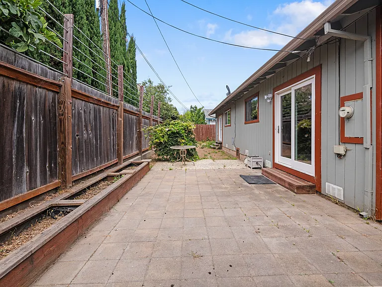 109 Ginos Ct — Photo 11