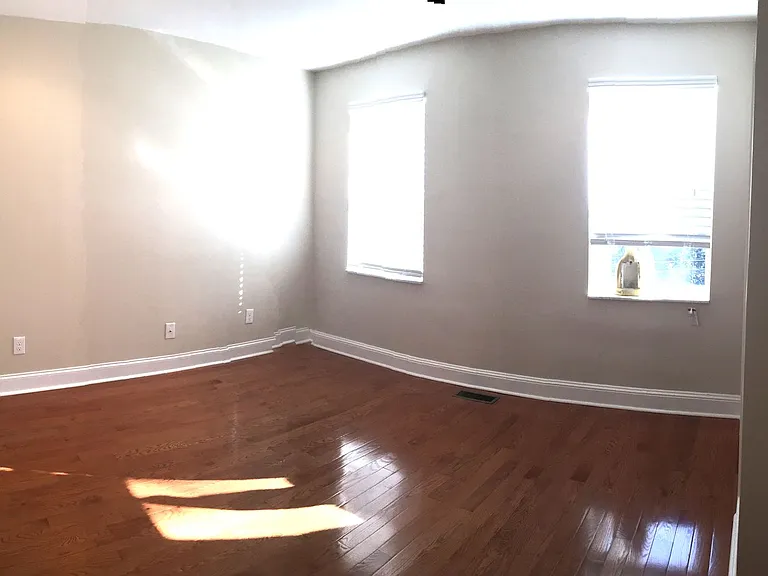 719 Sears St — Photo 9
