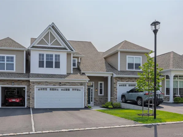 308 Silver Timber Drive #308, Yaphank, NY 11980