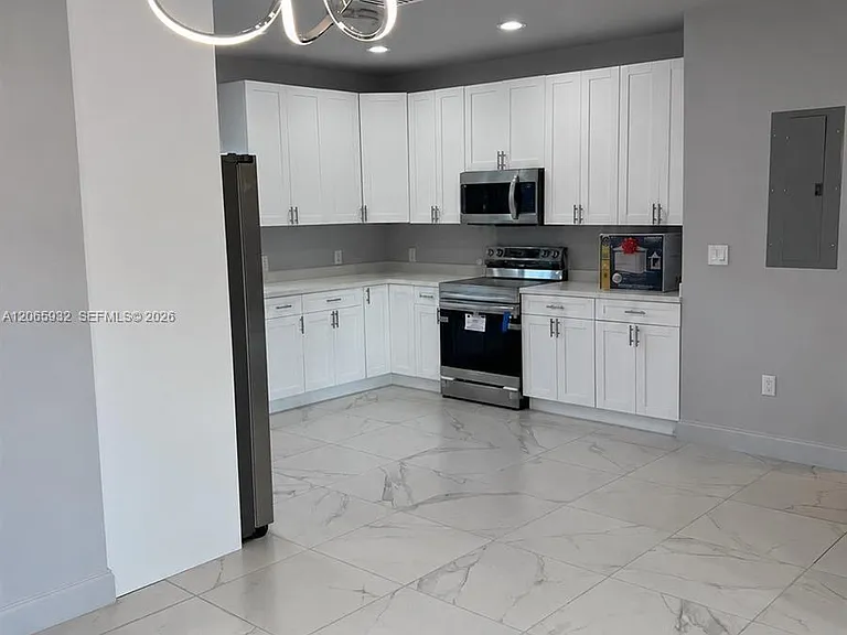 1311 NW 52nd St — Photo 3
