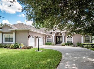 4026 Valrico Grove Dr, Valrico, FL 33594