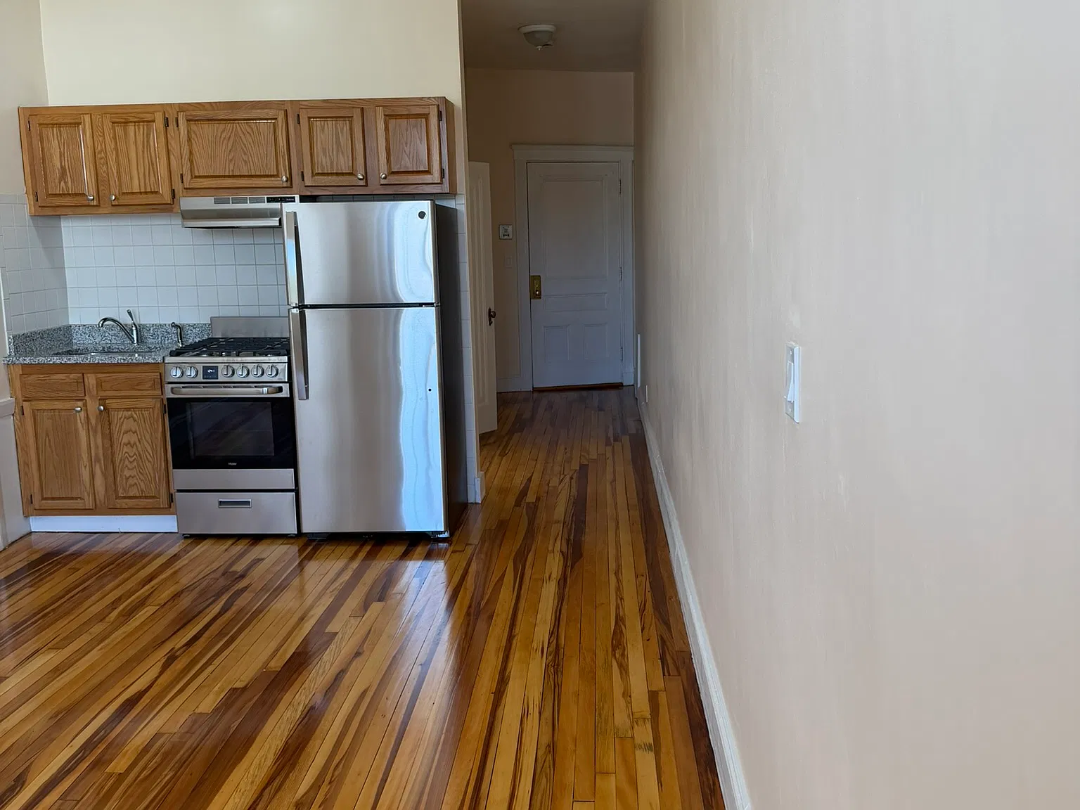 Studio, 350 sqft, $1,650 — Photo 4