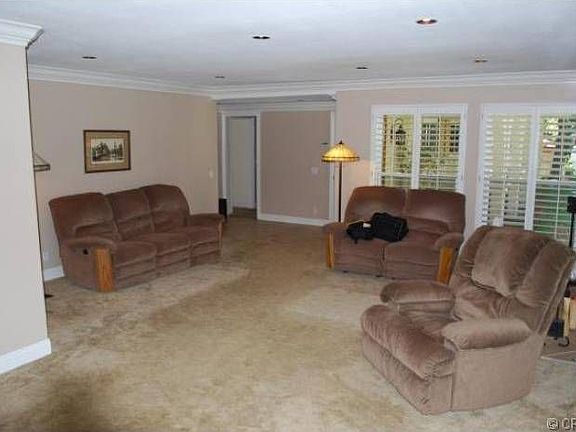 5th image of 1744 N San Antonio Ave