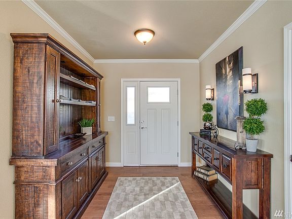 4th image of 2524 NE Nickel Ln