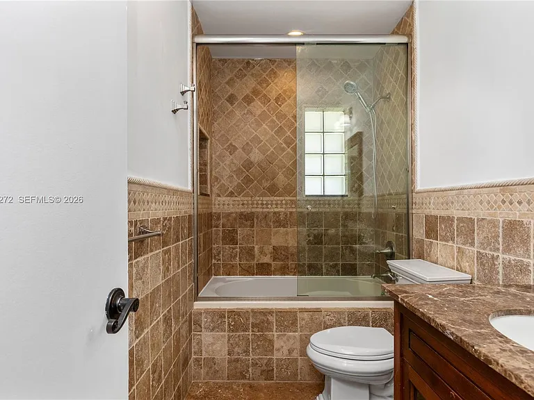 9030 SW 184th Ter — Photo 16