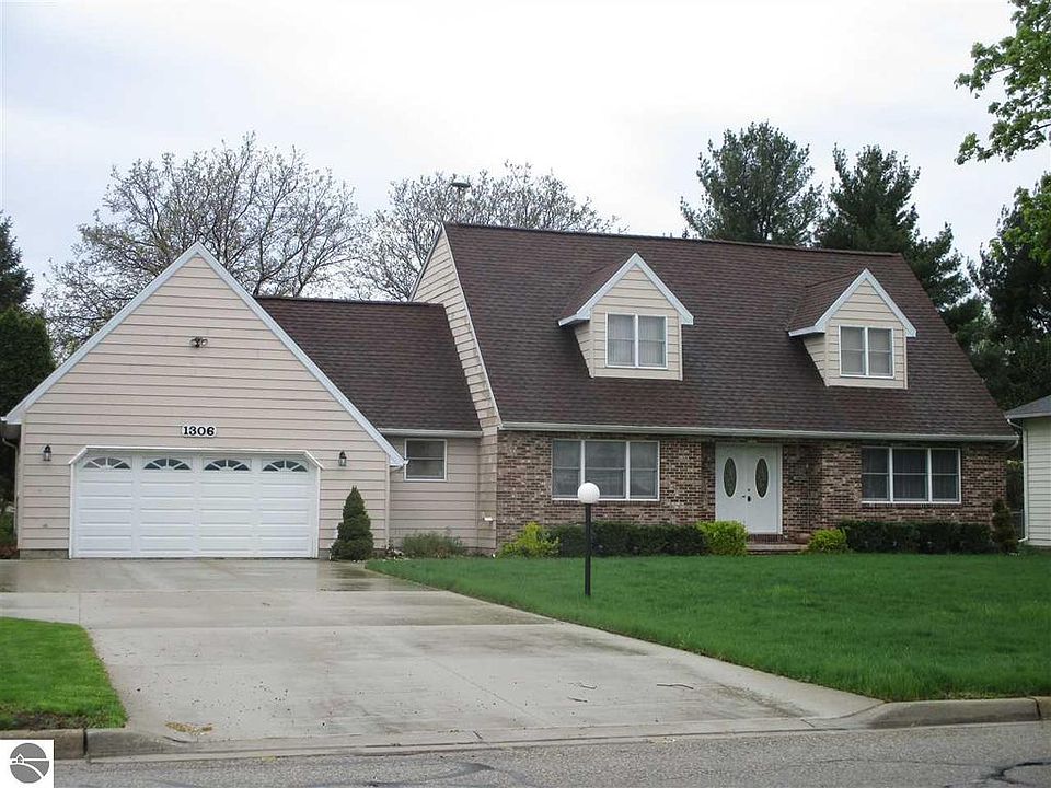 1st image of 1306 E Preston Rd