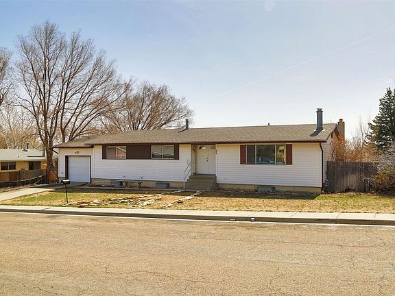 3rd image of 640 Juniper St