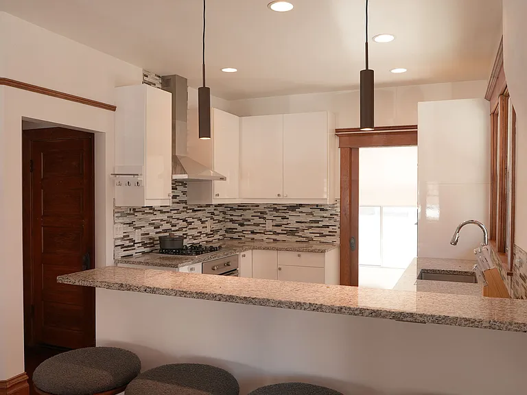 736 E 800 S — Photo 14