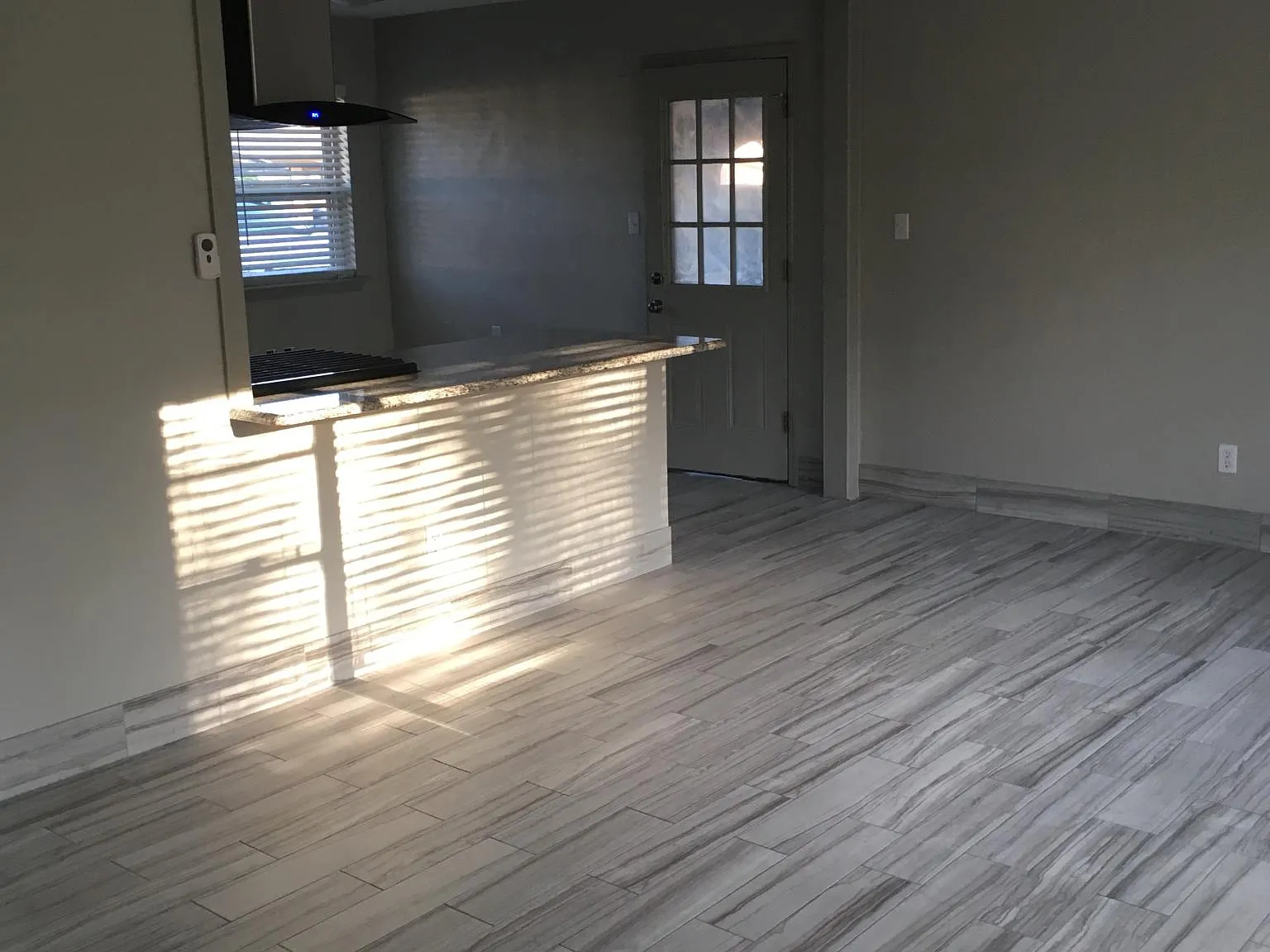 119 S Mercedes Drive — Photo 2