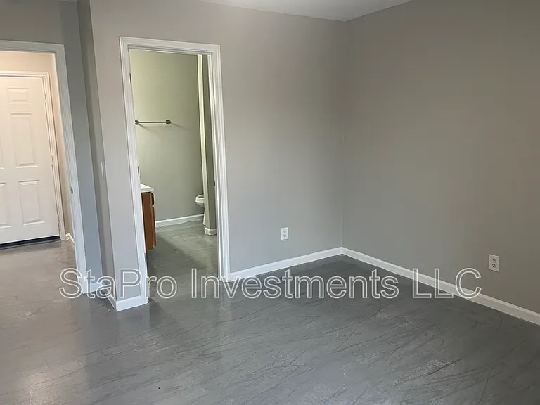 125 Village Pl — Photo 11