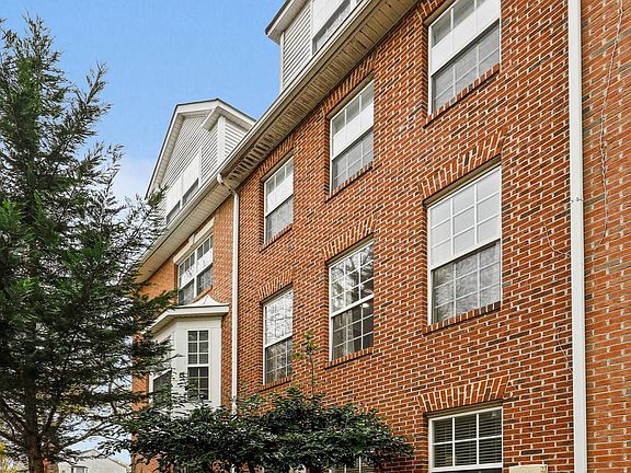 4th image of 2320 Langston Blvd