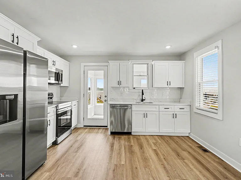 9135 Cuckold Point Rd — Photo 31