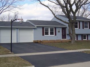 144 Birchcrest Dr, Perrysburg, OH 43551