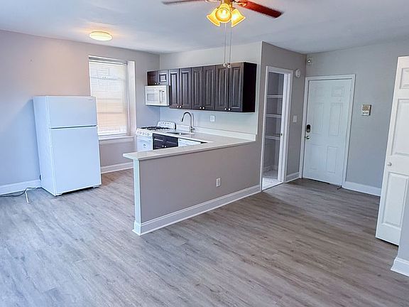 2nd image of 4040 Spruce St #5
