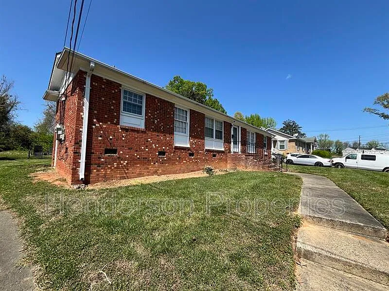 Building Photo - 7322 Briardale Dr