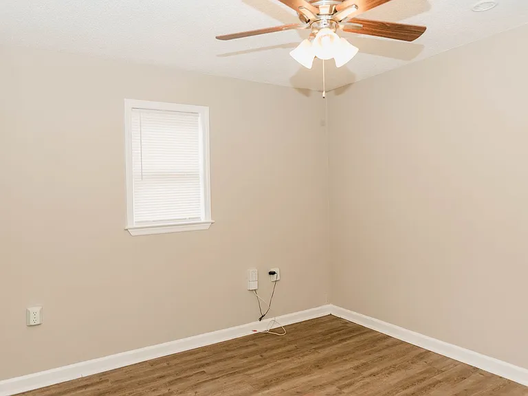2780 Hall Dr SE — Photo 25