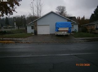 5785 E St, Springfield, OR 97478