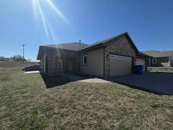 410 Michaels Ct, Junction City, KS 66441