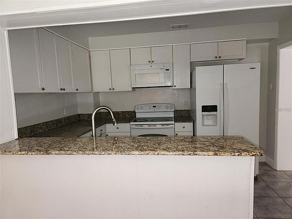 5th image of 843 Wessex Pl #843