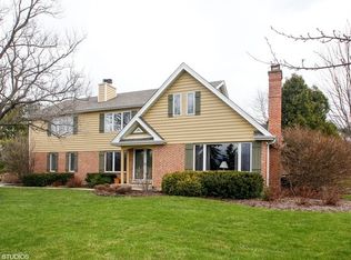 194 Mooregate Trl, Hawthorn Woods, IL 60047