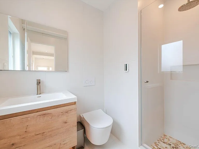 2105 Bay Blvd — Photo 19