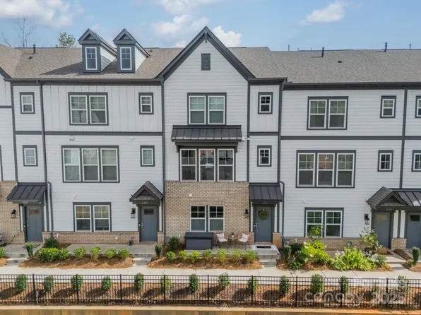 5013 Nestling Spring St, Charlotte, NC 28205