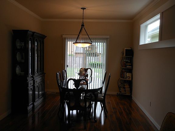 3rd image of 506 Brittany St