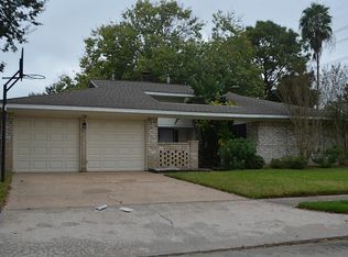 921 N Amy Dr, Deer Park, TX 77536