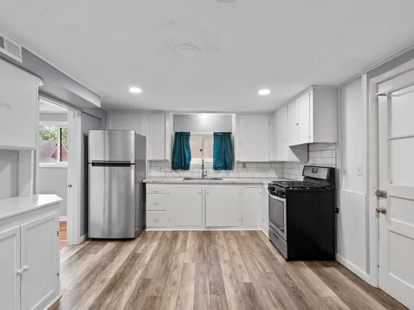 30 Chestnut St #1, Willimantic, CT 06226