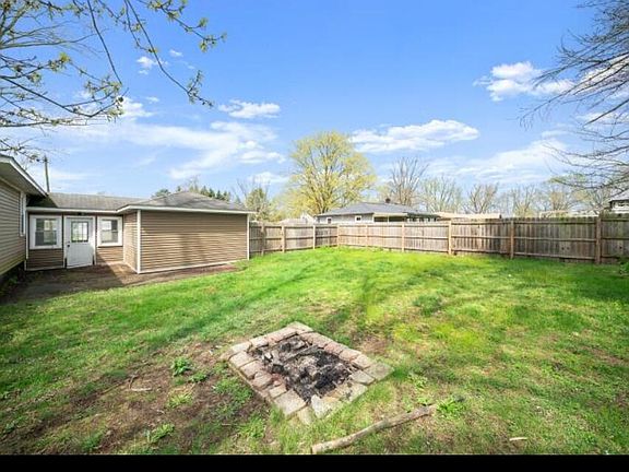 3rd image of 10517 Mary Ann St
